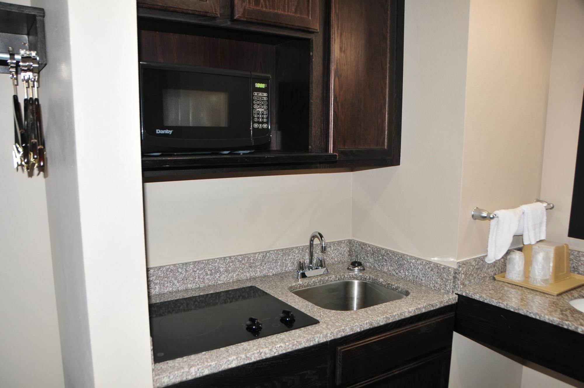באטון רוז' Paradise Inn & Suites מראה חיצוני תמונה
