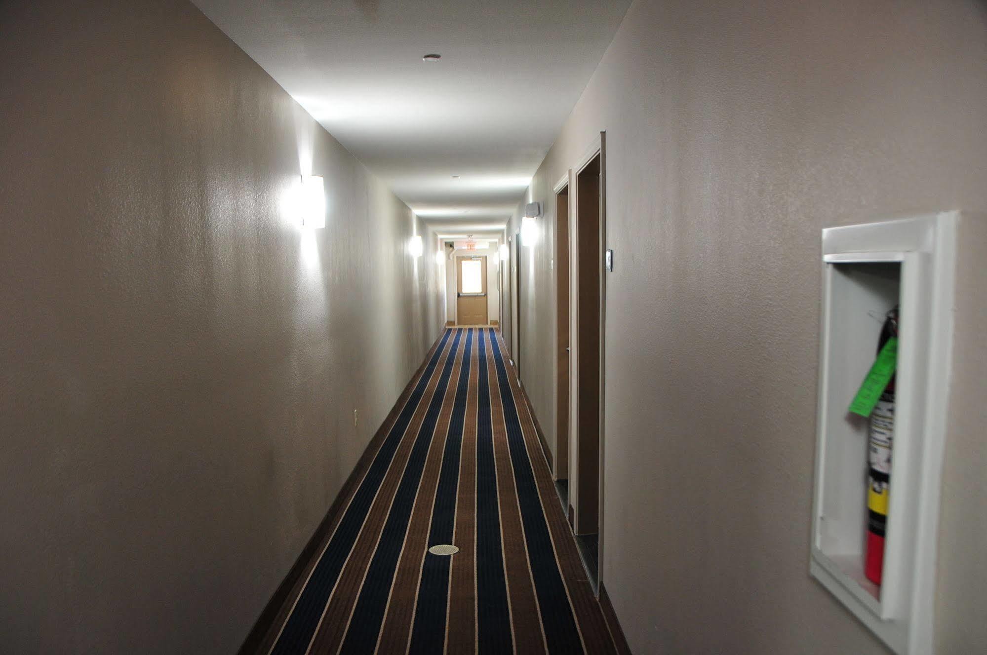 באטון רוז' Paradise Inn & Suites מראה חיצוני תמונה