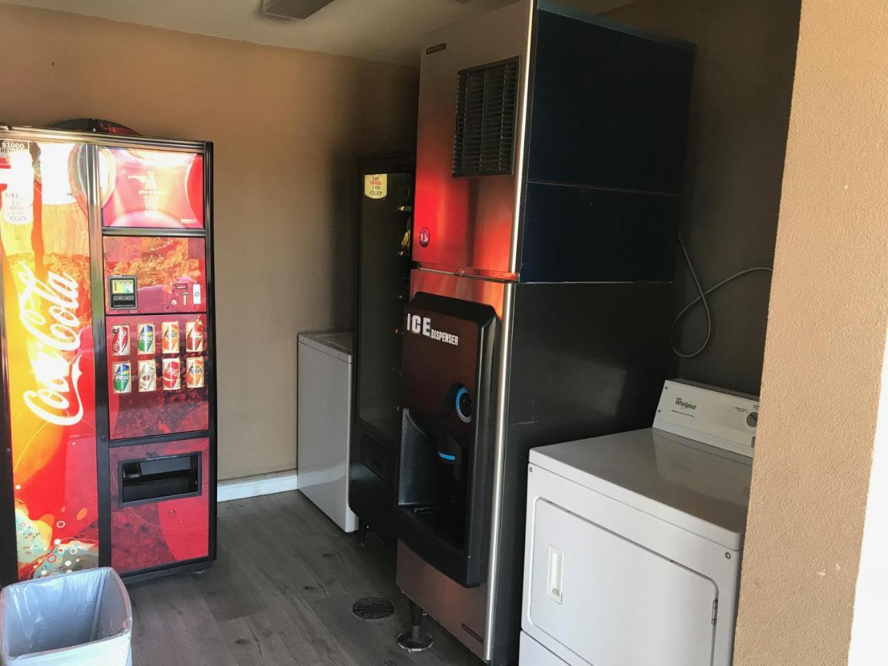 באטון רוז' Paradise Inn & Suites מראה חיצוני תמונה